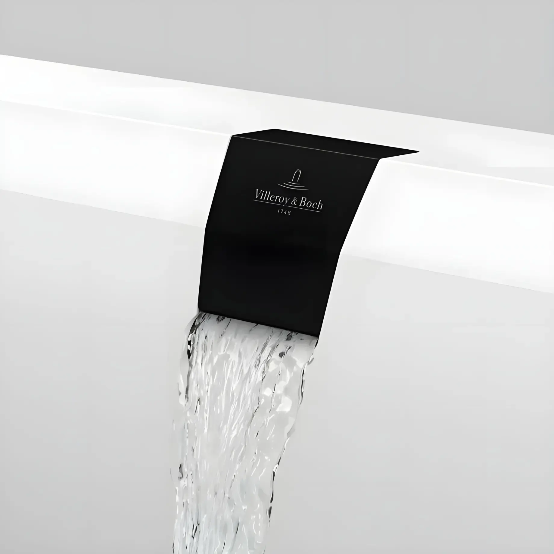 Комплект підключення води до зливу-переливу для ванни Squaro Edge 12 Villeroy & Boch UPCON0123-33 Black Matt — бічний ракурс