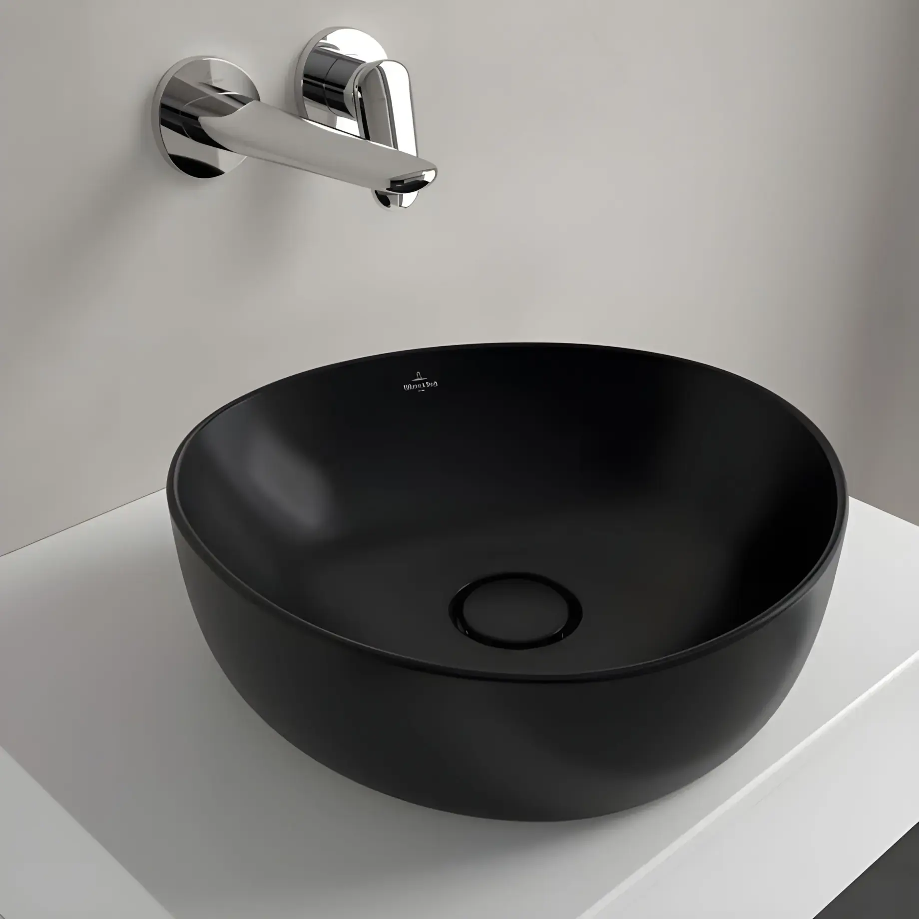 Умивальник Antao Villeroy & Boch 4A7240R7 Pure Black CeramicPlus — вид ззаду