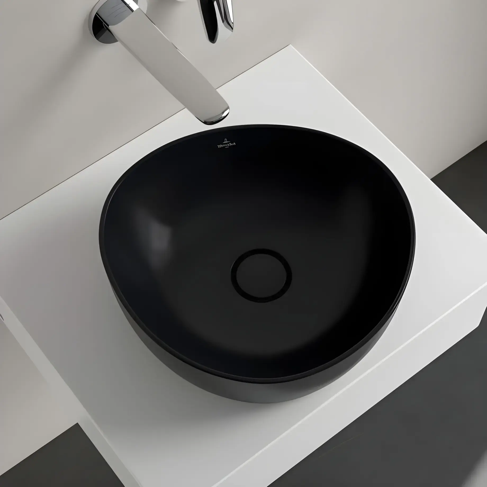 Умивальник Antao Villeroy & Boch 4A7240R7 Pure Black CeramicPlus — ракурс 3/4