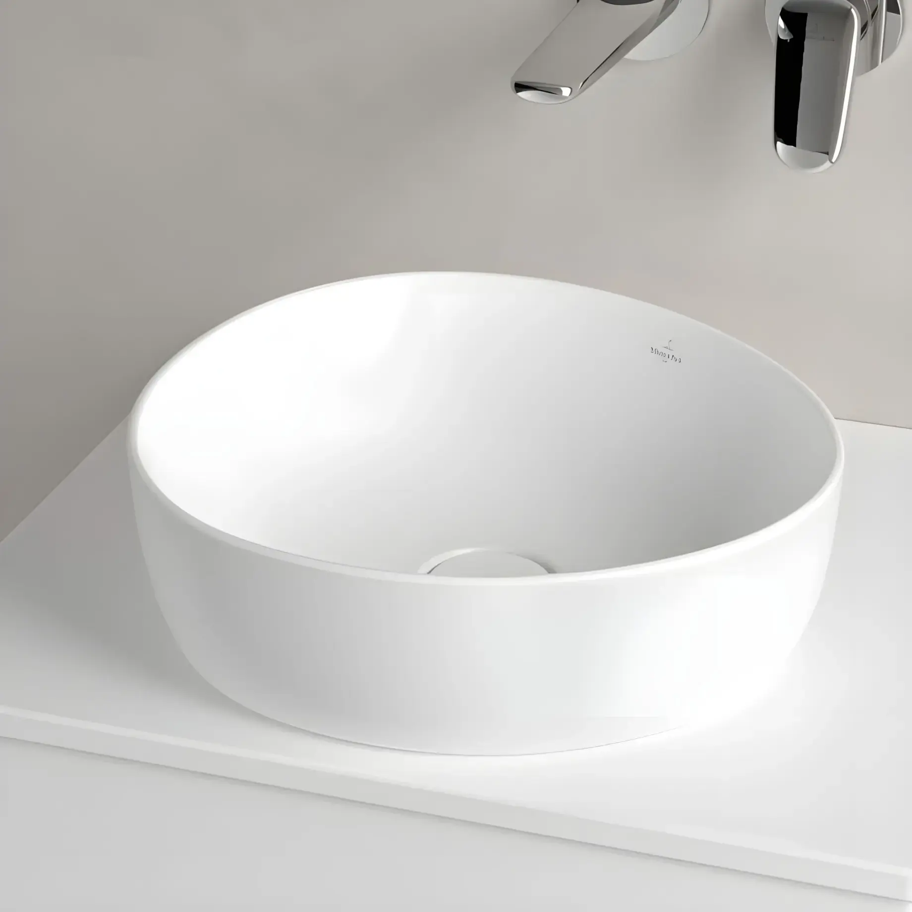 Умивальник Antao Villeroy & Boch 4A7240RW Stone White CeramicPlus — в інтерʼєрі ванної кімнати