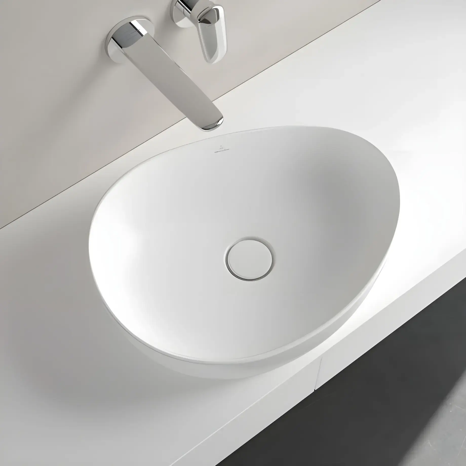 Умывальник Antao Villeroy & Boch 4A7351RW — деталь крупным планом