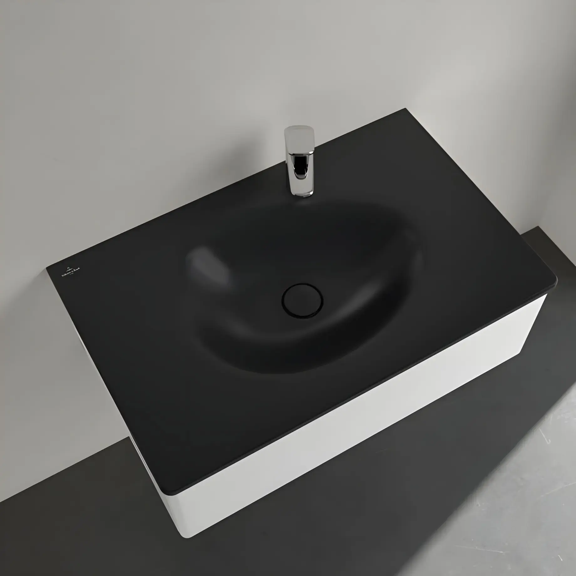 Умивальник Antao Villeroy & Boch 4A7581R7 Pure Black CeramicPlus — вид спереду