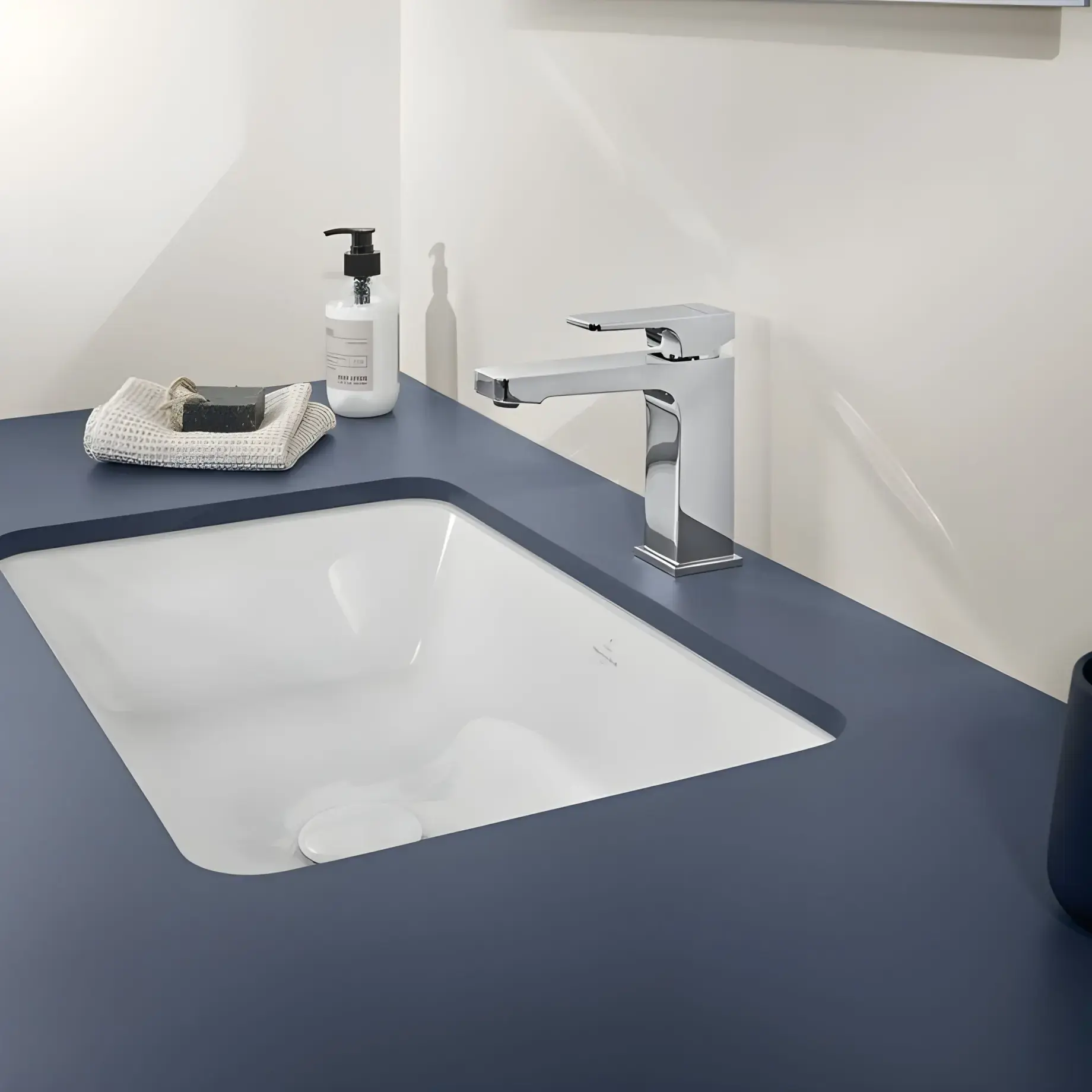 Умывальник Architectura Villeroy & Boch 5A776101 — вид спереди