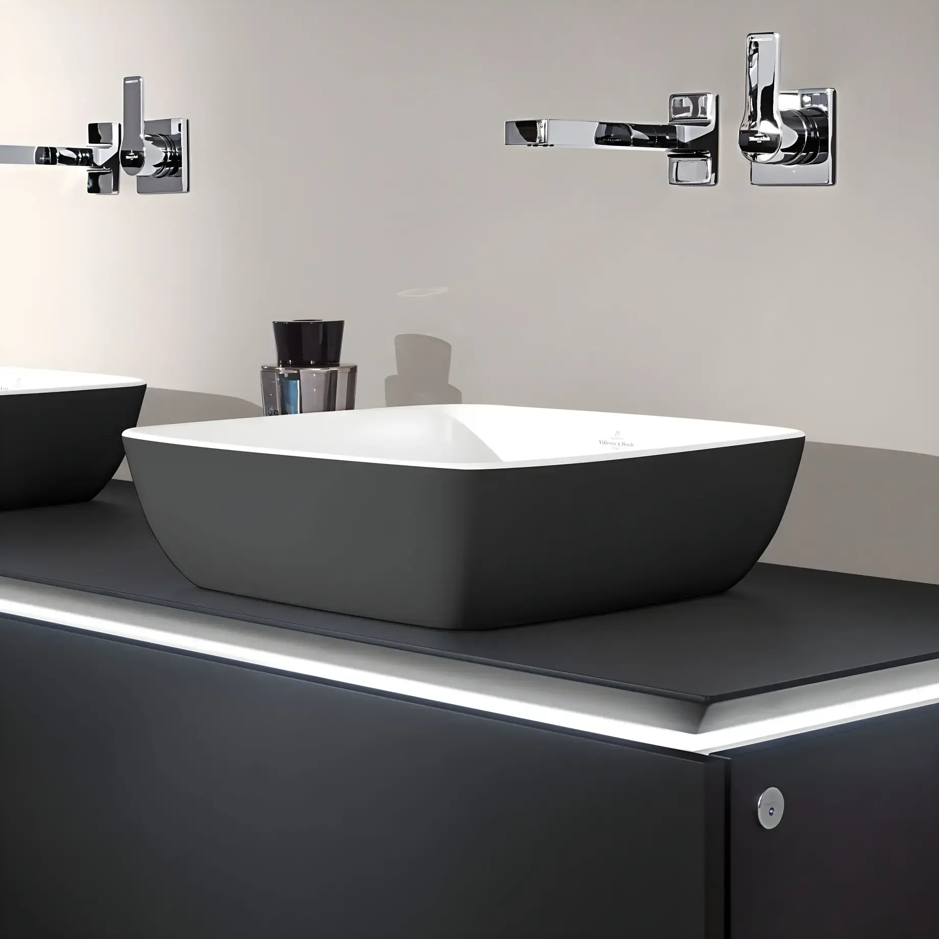 Умивальник Artis Villeroy & Boch 417841BCT8 Coal Black — вид всередину