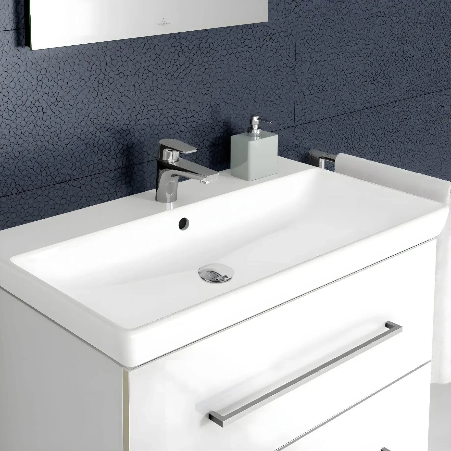 Умивальник Avento Villeroy & Boch 415680R1 Alpine White CeramicPlus — вид ззаду