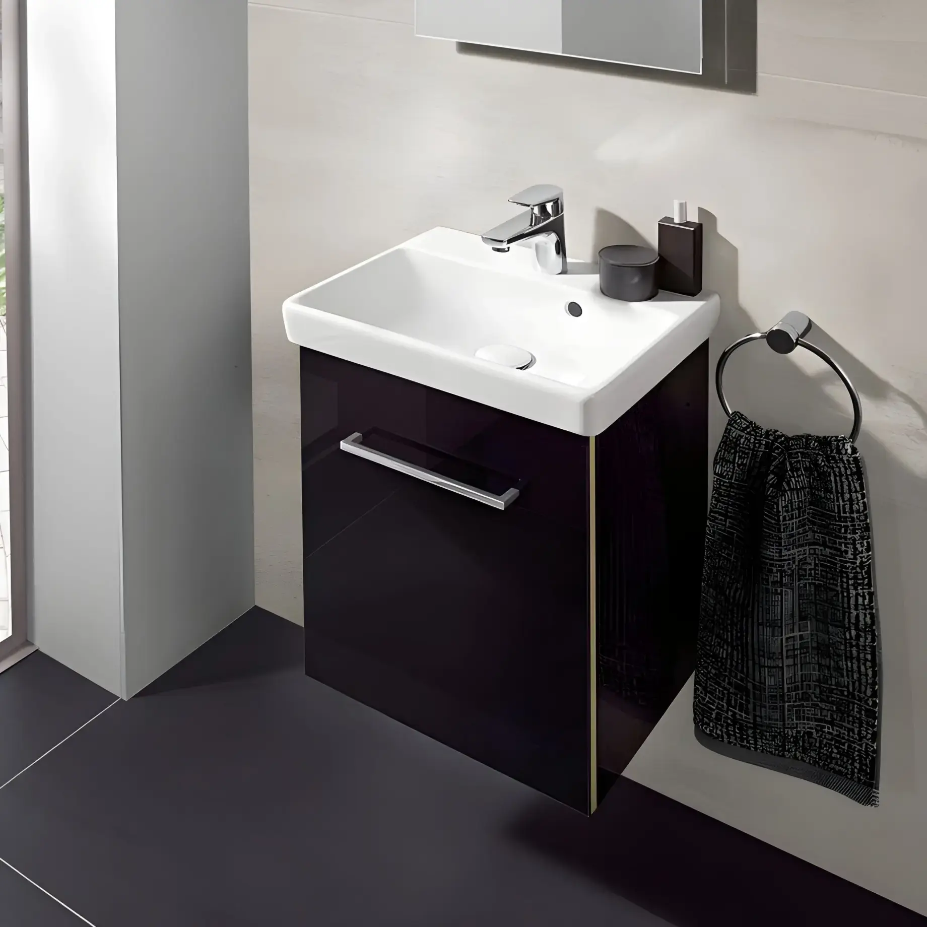Умывальник Avento Villeroy & Boch 735845R1 — вид спереди