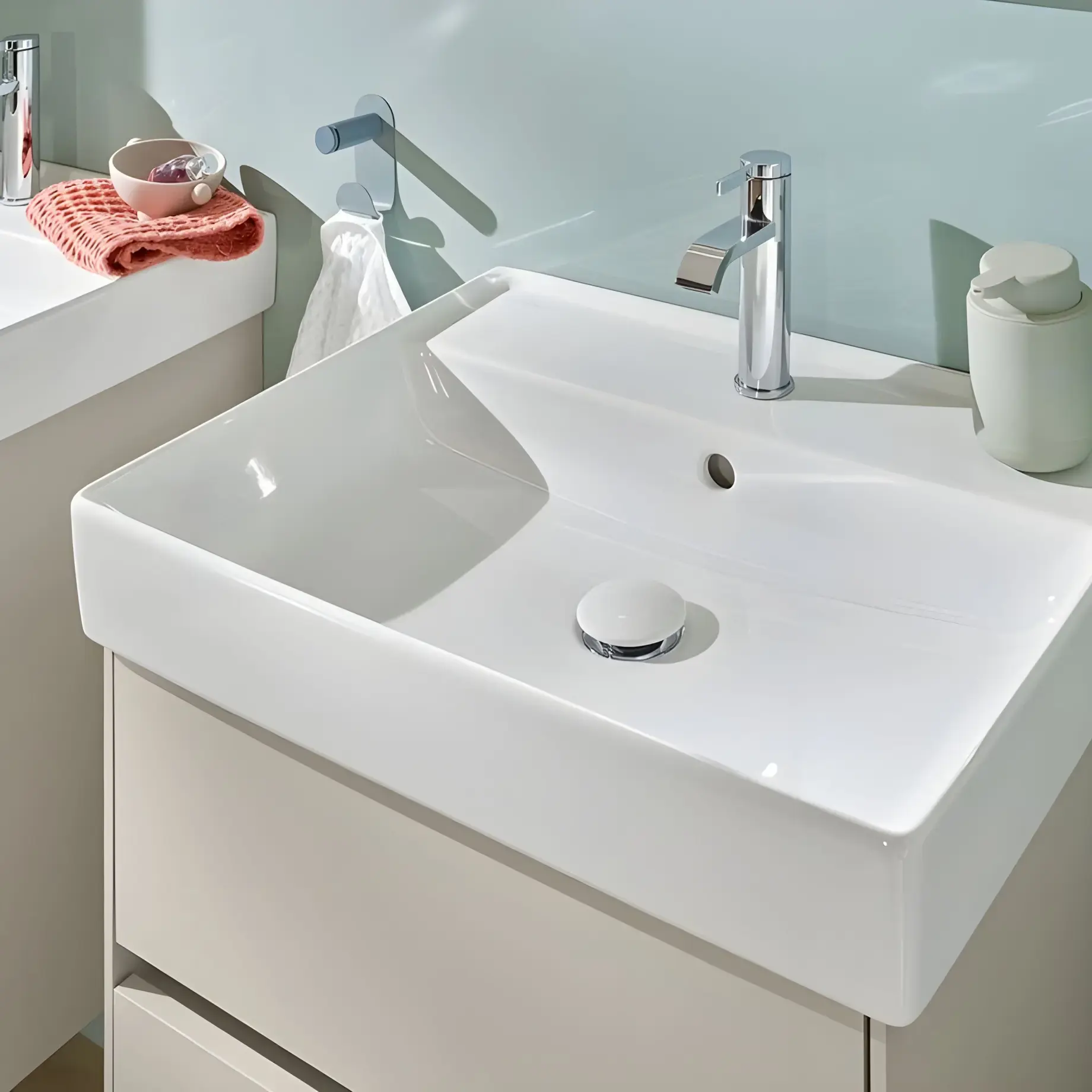 Умывальник Collaro Villeroy & Boch 4A336001 — вид спереди