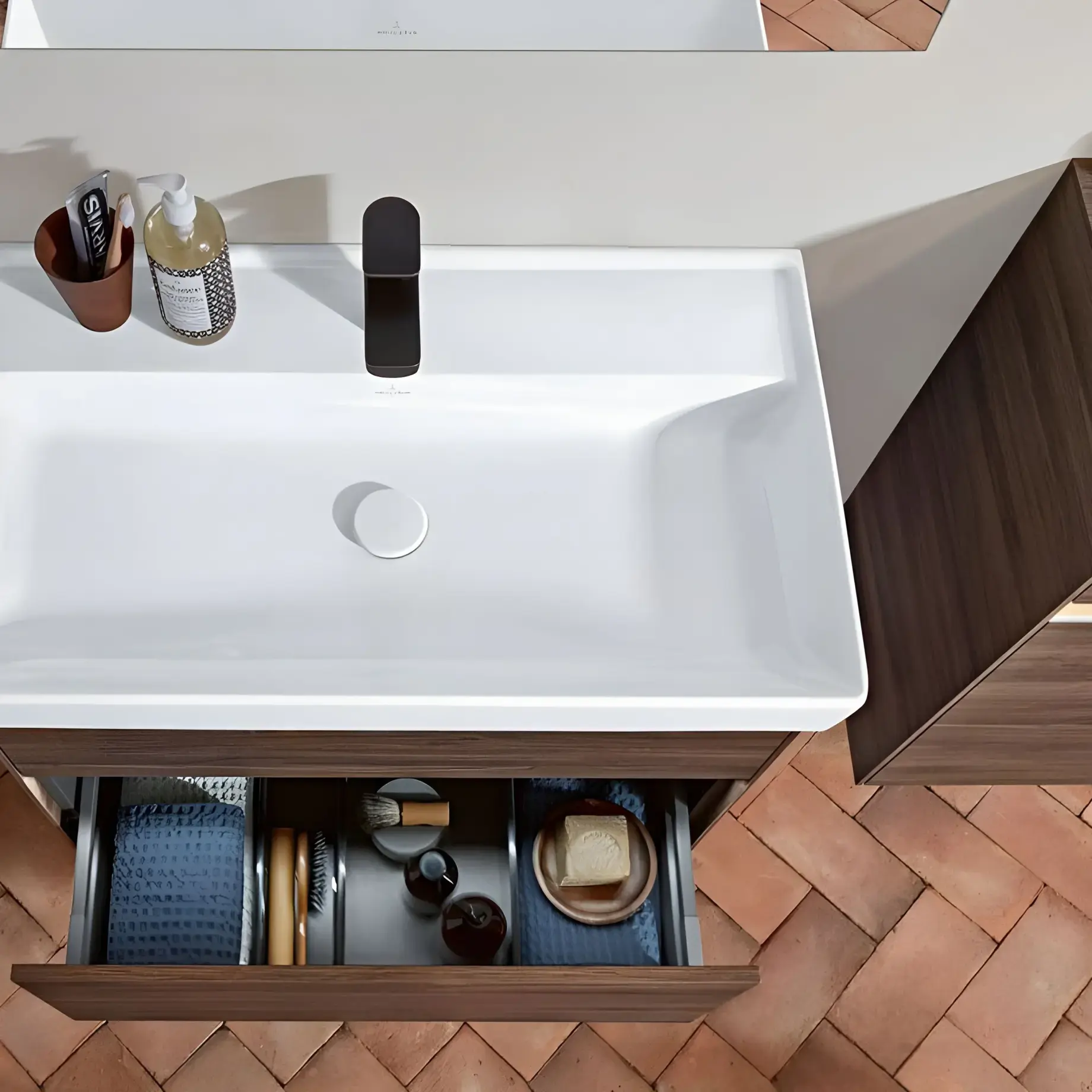 Умивальник Collaro Villeroy & Boch 4A3380R1 Alpine White CeramicPlus — вид спереду