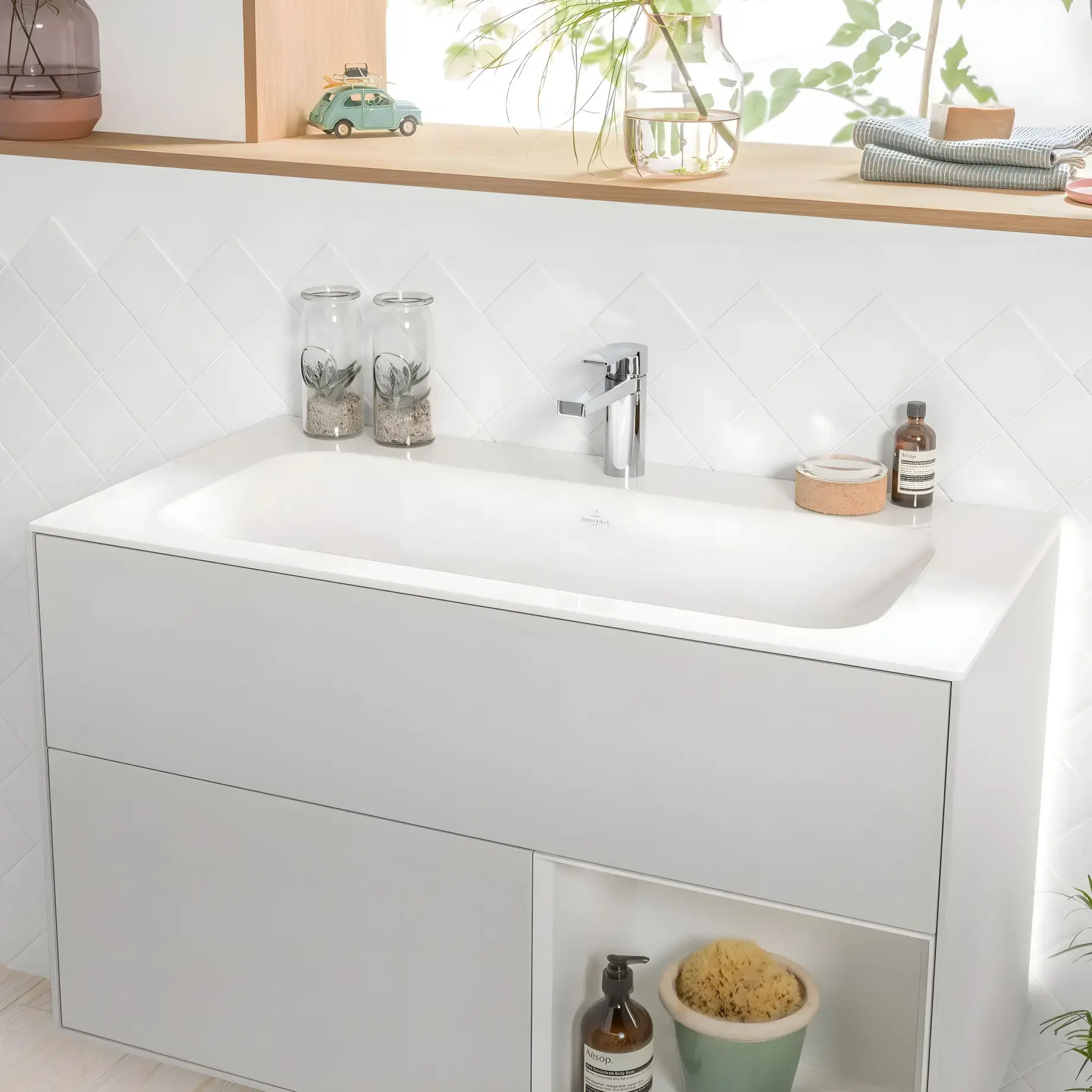 Умивальник Finion Villeroy & Boch 4164ABR1 100 х 50 см — бічний ракурс