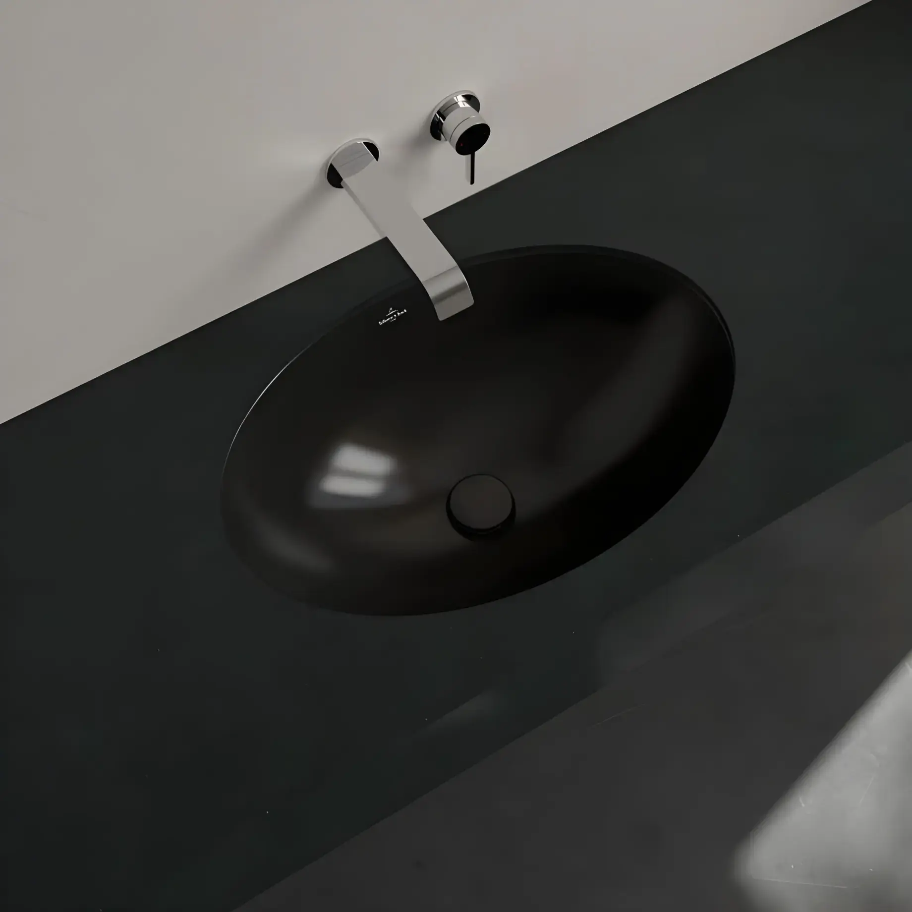 Умивальник Loop & Friends Villeroy & Boch 4A5501R7 Pure Black CeramicPlus — вид спереду