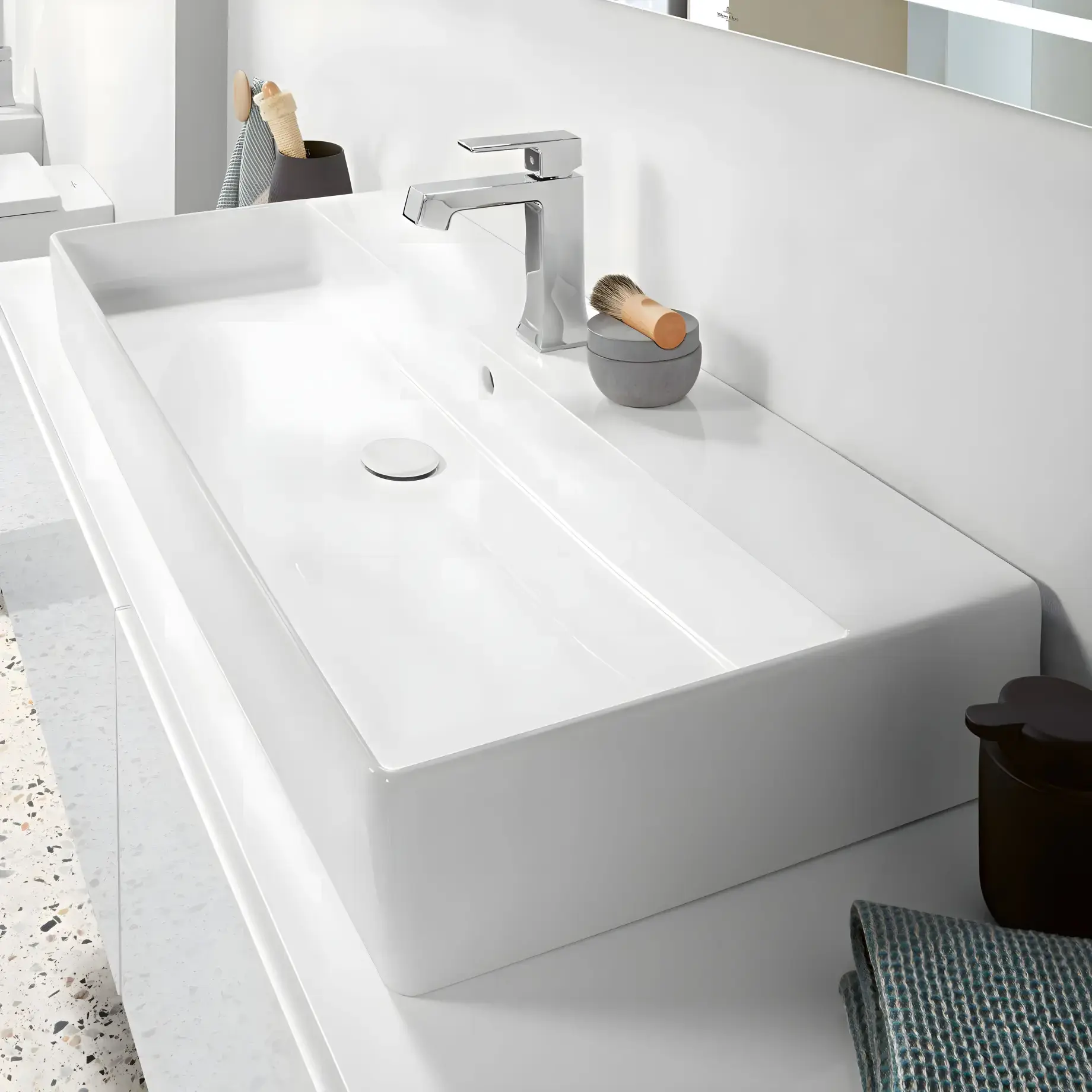 Умывальник Memento 2.0 Villeroy & Boch 4A221G01 — вид спереди