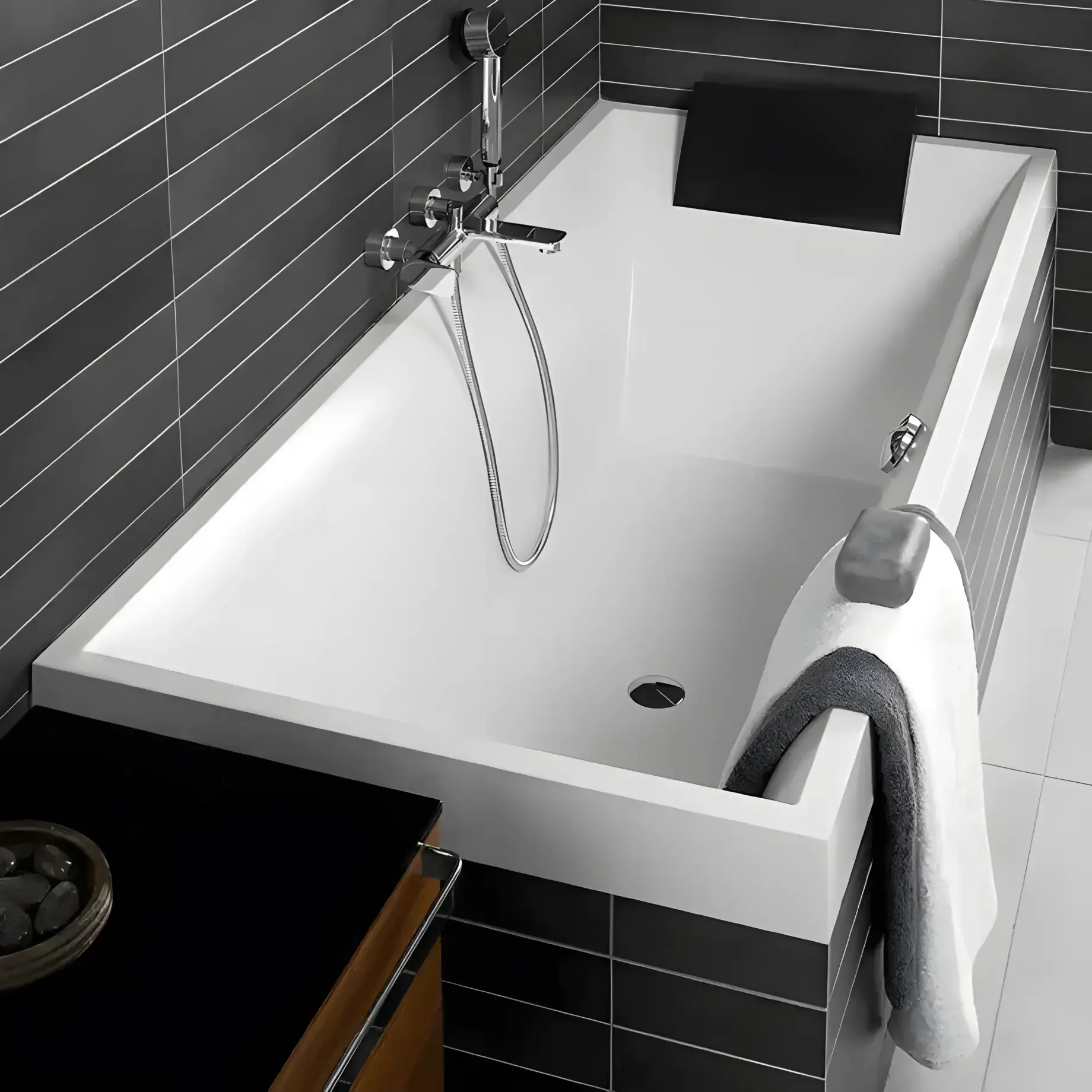 Ванна Squaro Villeroy & Boch UBQ180SQR2V-01 180 х 80 см — бічний ракурс