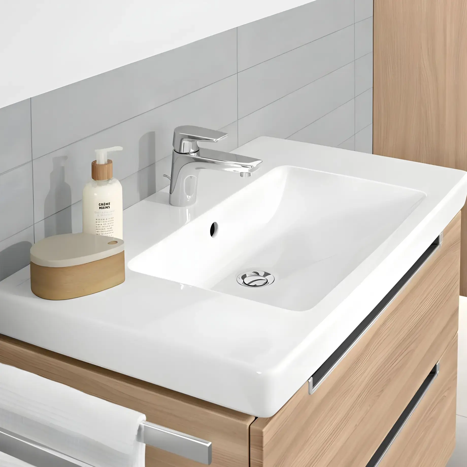 Умивальник Subway 2.0 Villeroy & Boch 71758001 — вид спереду