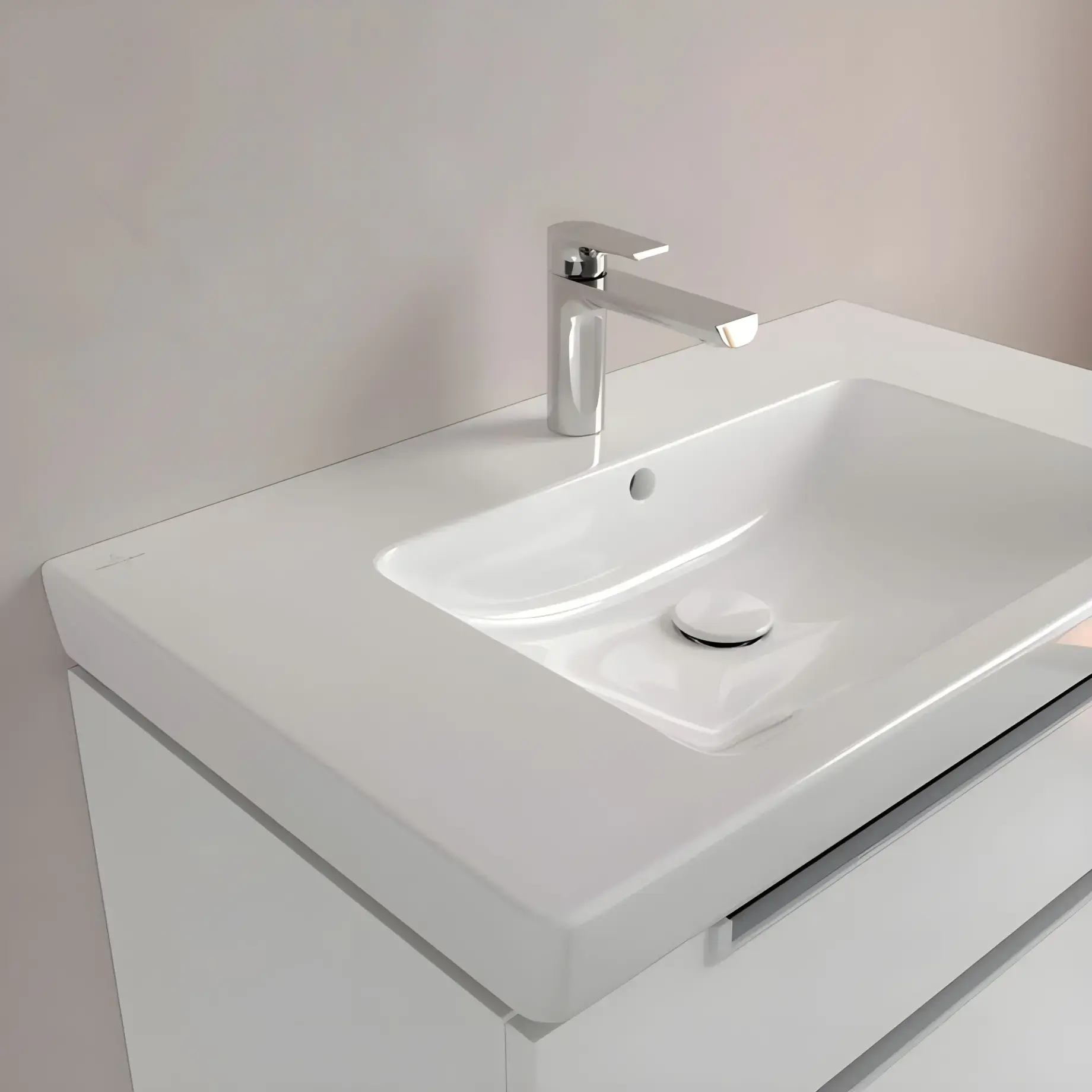 Умивальник Subway 2.0 Villeroy & Boch 71758001 — ракурс 3/4
