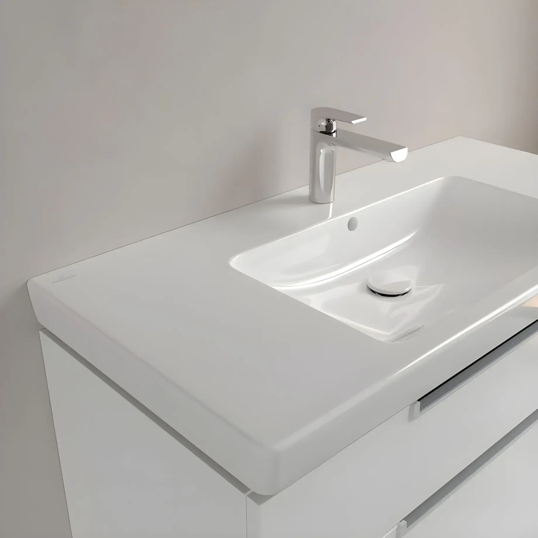 Умивальник Subway 2.0 Villeroy & Boch 7175A001 Alpine White — в інтерʼєрі ванної кімнати