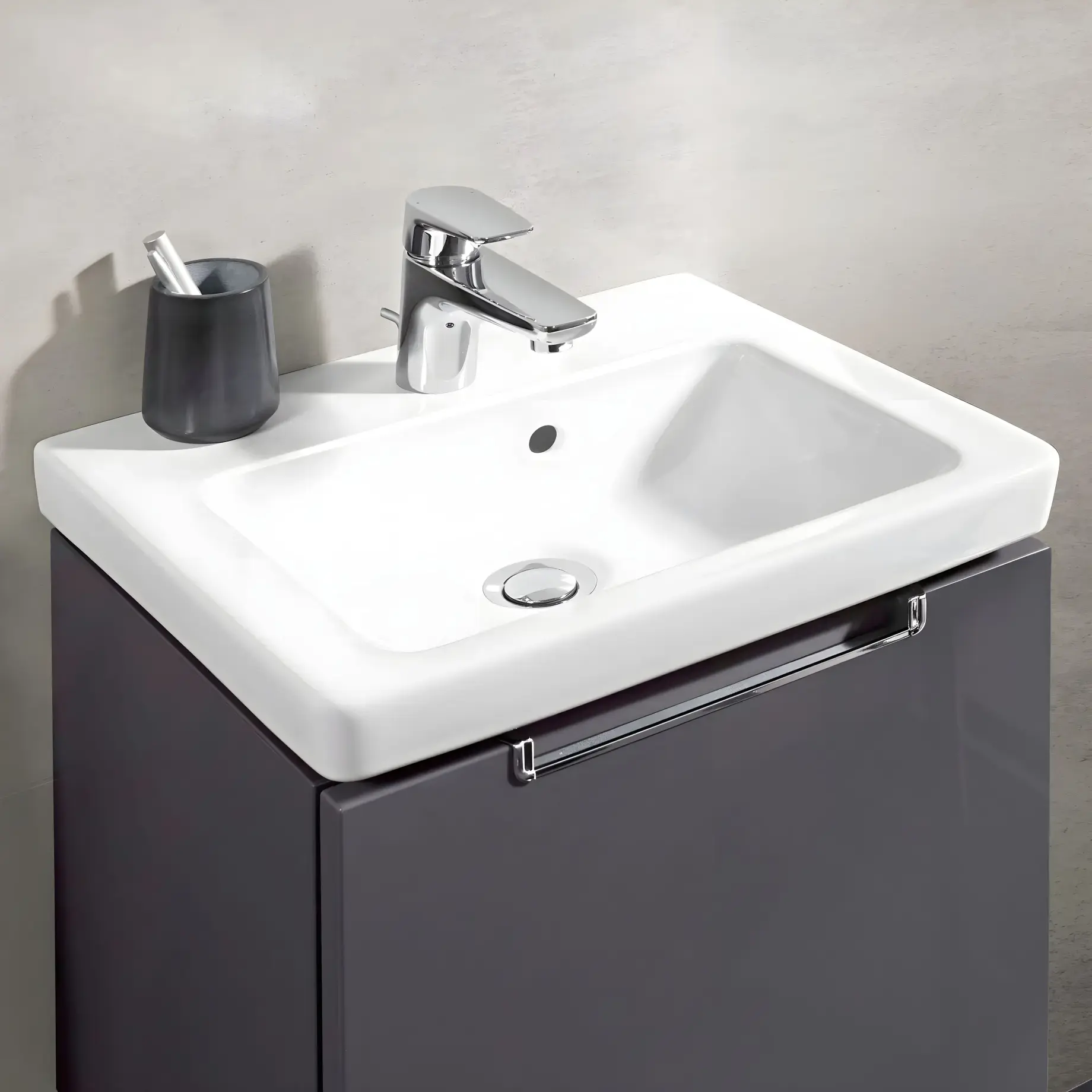 Умивальник Subway 2.0 Villeroy & Boch 7315F0R1 — вид спереду