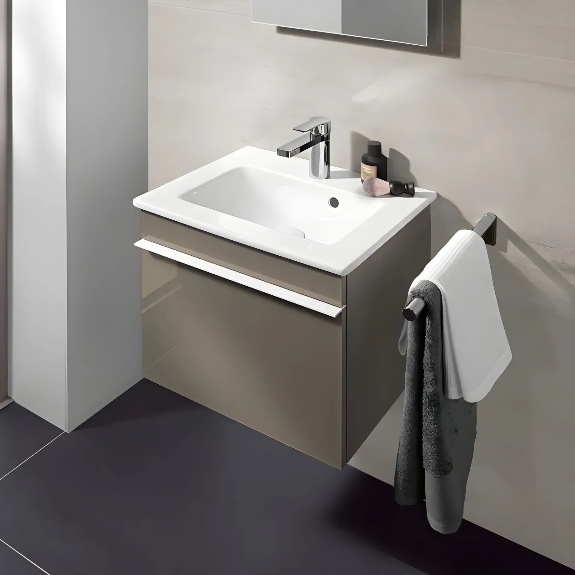 Умывальник Venticello Villeroy & Boch 41245001 — вид спереди
