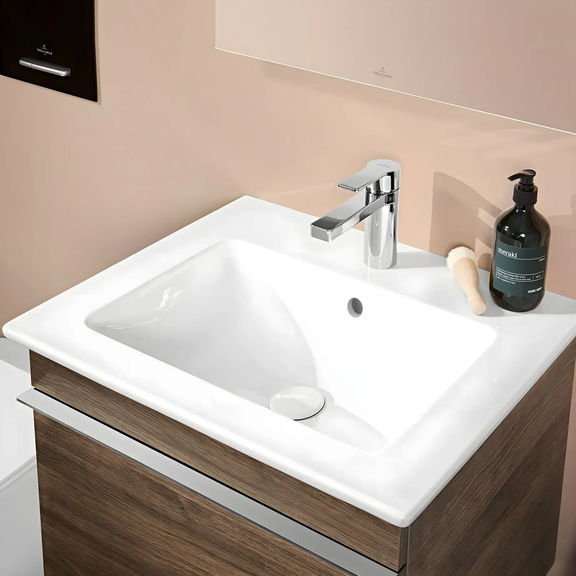 Умывальник Venticello Villeroy & Boch 4124G6R1 — вид спереди