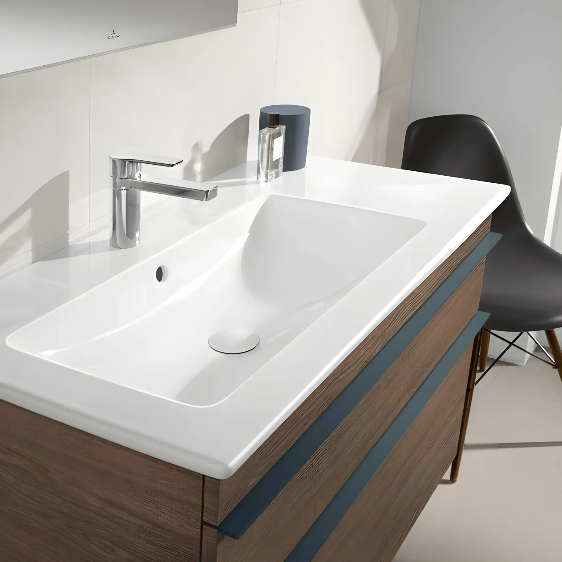 Умивальник Venticello Villeroy & Boch 4134L101 — вид спереду