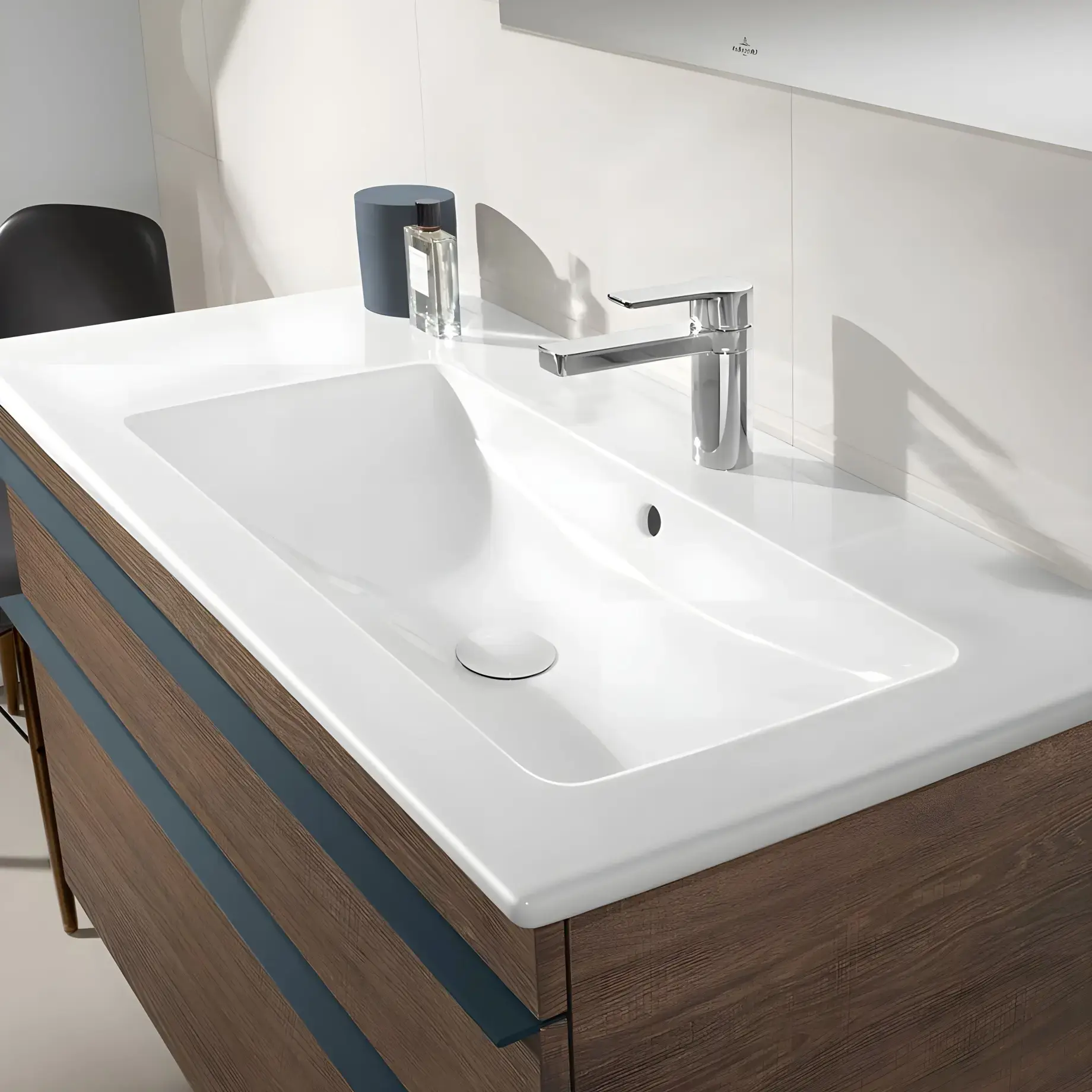 Умивальник Venticello Villeroy & Boch 4134R101 — вид спереду