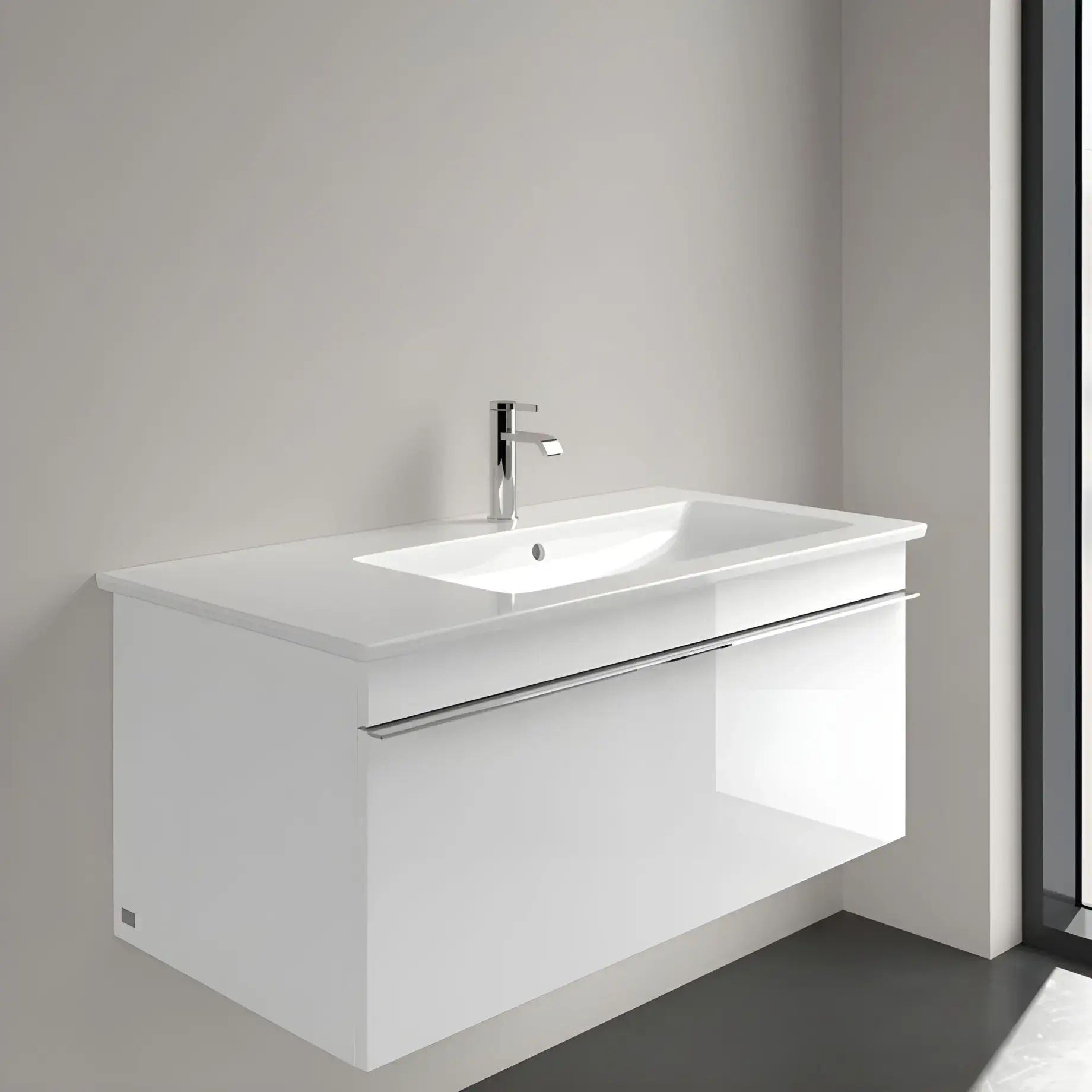 Умивальник Venticello Villeroy & Boch 4134R101 — вид ззаду