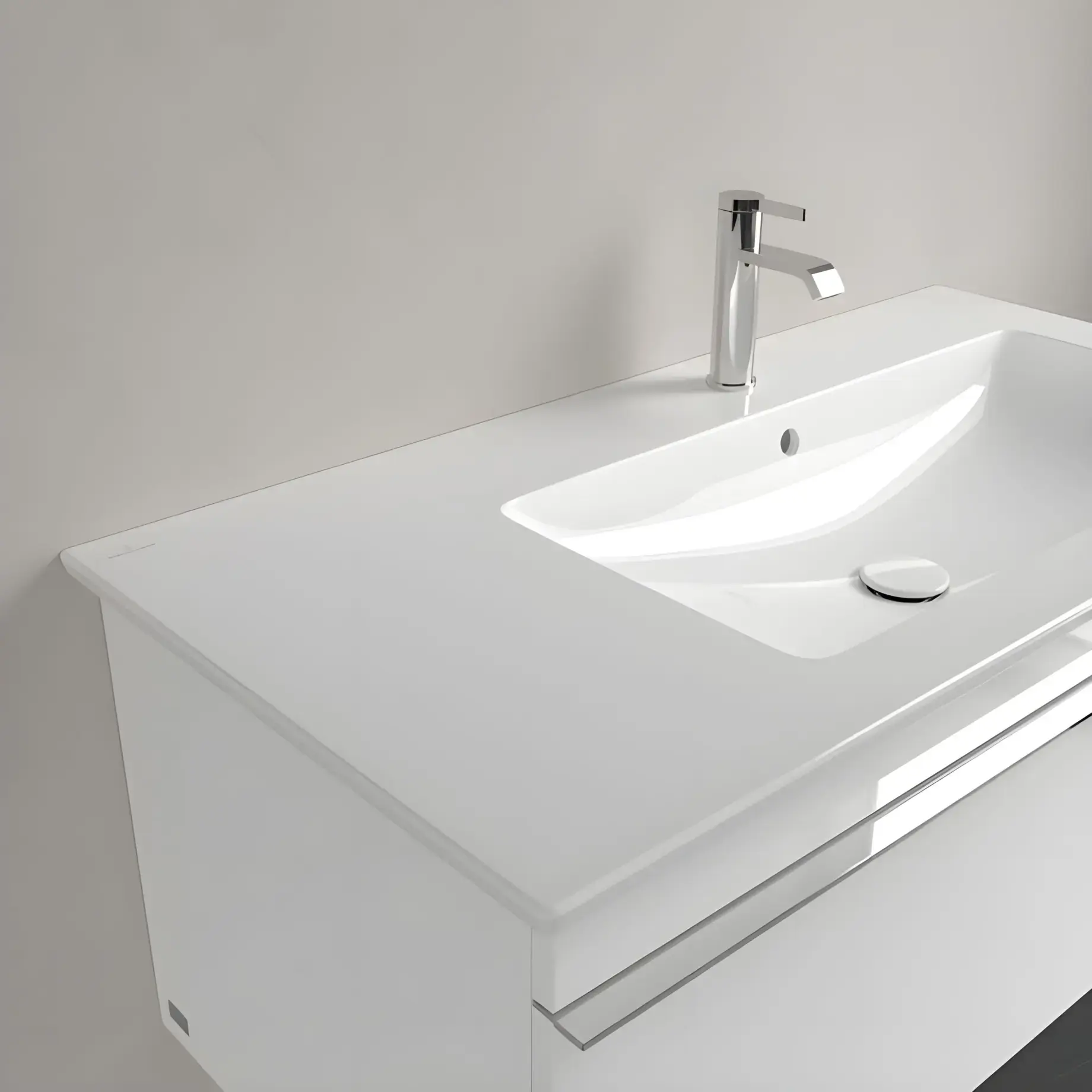 Умивальник Venticello Villeroy & Boch 4134R101 — ракурс 3/4