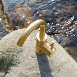 Змішувач для раковини Kobuk Bugnatese 2213OS Gold Brushed — бічний ракурс