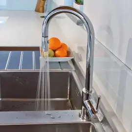 Змішувач для кухні Kobuk Bugnatese 2270CR Chrome — вид спереду