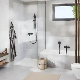 Змішувач для ванни Cubeo з душовим гарнітуром Grohe 1018142430 Black — вид спереду