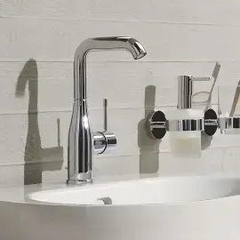 Змішувач для раковини високий з донним клапаном Essence New, розмір L Grohe 32628001 — вид спереду