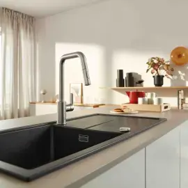 Змішувач для кухні Eurosmart з витяжною лійкою Grohe 30619DC0 Super Steel — вид спереду