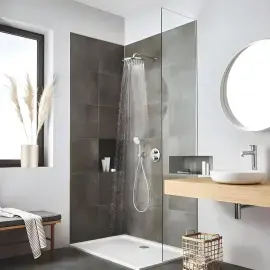 Верхний душ с настенным держателем Tempesta 250 Grohe 26668000 — боковой ракурс