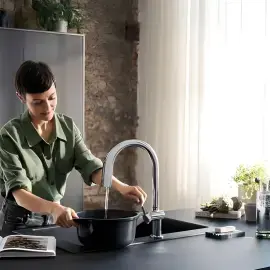 Змішувач для кухні Aqittura M91 Hansgrohe 76836000 Chrome — бічний ракурс