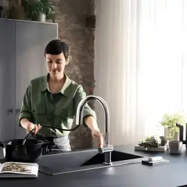 Змішувач для кухні Aqittura M91 Hansgrohe 76838000 Chrome — вид спереду
