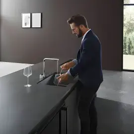 Смеситель для кухни Aquno Select M81 Hansgrohe 73830000 — вид спереди