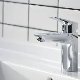 Змішувач для раковини Logis Hansgrohe 71100000 — вид спереду