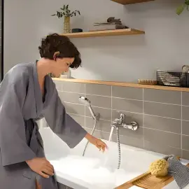 Змішувач для ванни Rebris E Hansgrohe 72450000 Chrome — бічний ракурс