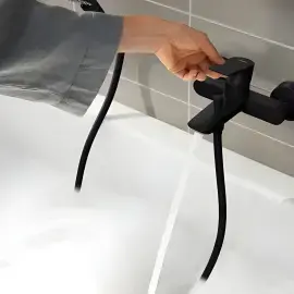 Змішувач для ванни Rebris E Hansgrohe 72450670 Matt Black — вид спереду