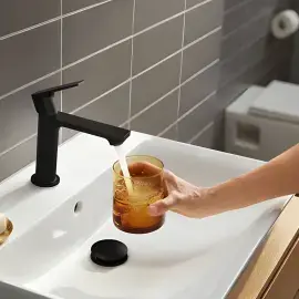 Змішувач для раковини Rebris E Hansgrohe 72560670 Matt Black — вид спереду