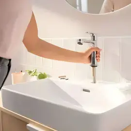 Змішувач для раковини Rebris S Hansgrohe 72520000 Chrome — деталь крупним планом