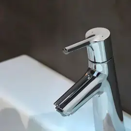 Змішувач для раковини Talis S Hansgrohe 72011000 — бічний ракурс