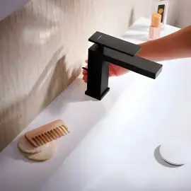 Змішувач для раковини Tecturis E Hansgrohe 73014670 Matt Black — вид спереду