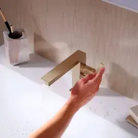 Змішувач для раковини Tecturis E Hansgrohe 73024140 Brushed Bronze — бічний ракурс