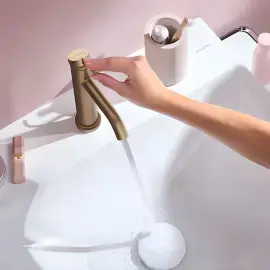 Змішувач для раковини Tecturis S Hansgrohe 73311140 Brushed Bronze — бічний ракурс
