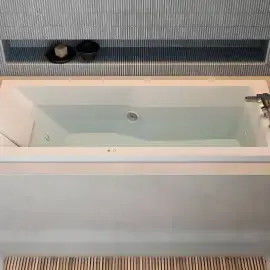 Ванна гідромасажна ENERGY BASE Jacuzzi ENE10121300 + 225017200 — вид спереду