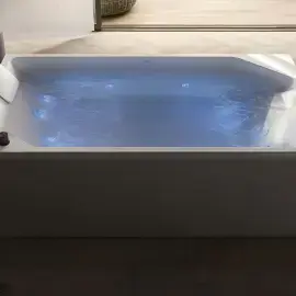 Ванна акрилова гідромасажна ONIRA Jacuzzi ONR101H0300+ 94393020 — бічний ракурс