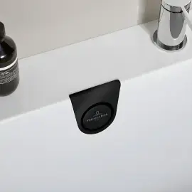 Комплект підключення води до зливу-переливу для ванни Oberon 2.0 Villeroy & Boch UPCON0136-33 Black Matt — вид ззаду