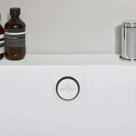 Комплект підключення води до зливу-переливу для ванни Oberon 2.0 Villeroy & Boch UPCON0136-RW Stone White — ракурс 3/4