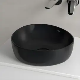 Умивальник Antao Villeroy & Boch 4A7240R7 Pure Black CeramicPlus — деталь крупним планом