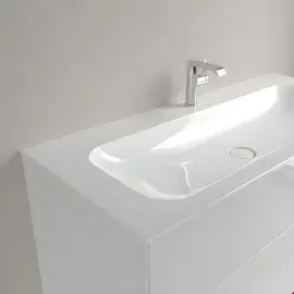Умивальник Finion Villeroy & Boch 4164CBR1 — деталь крупним планом